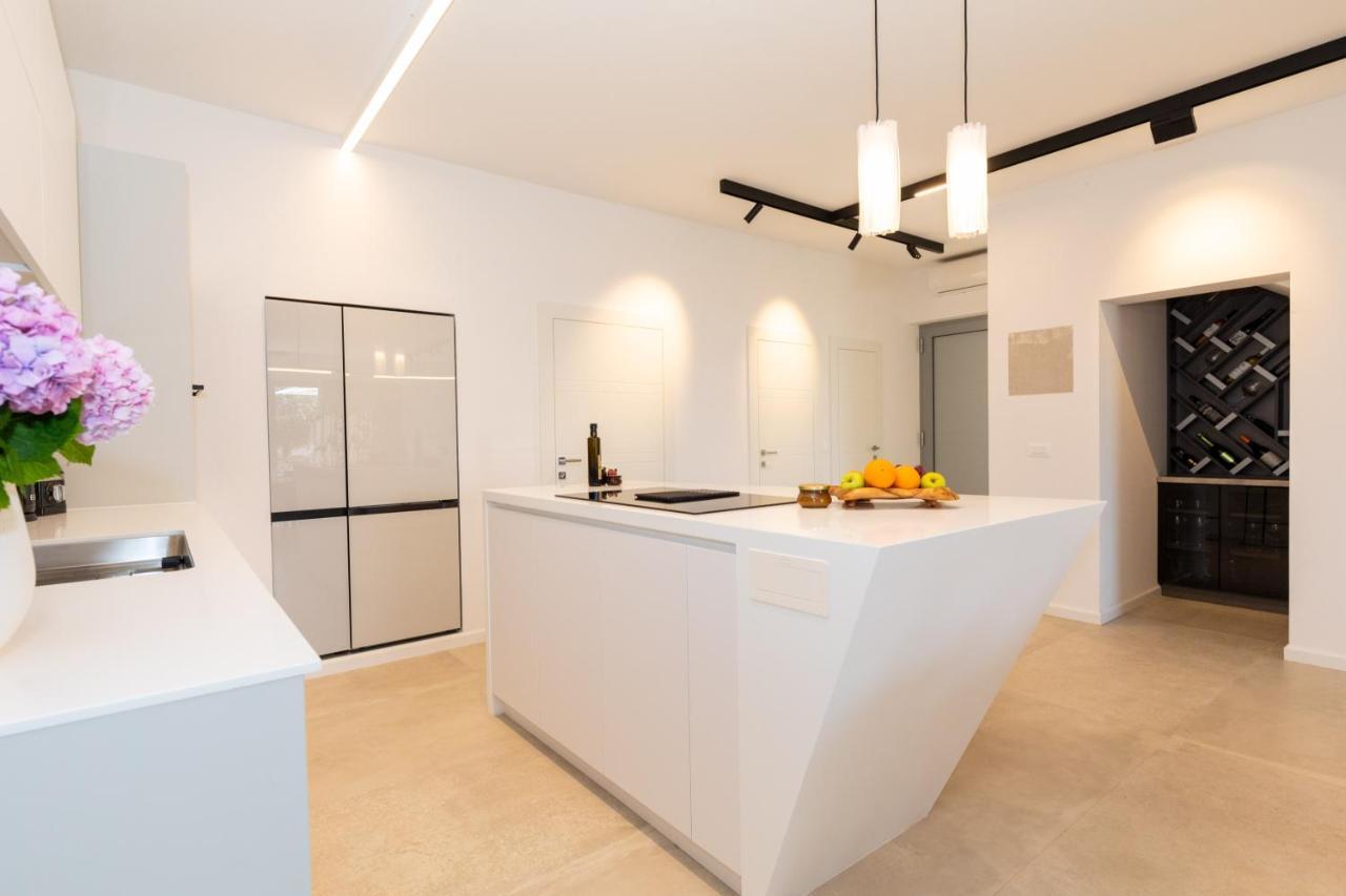 Luxury House Natanel Βίλα Škrip Εξωτερικό φωτογραφία